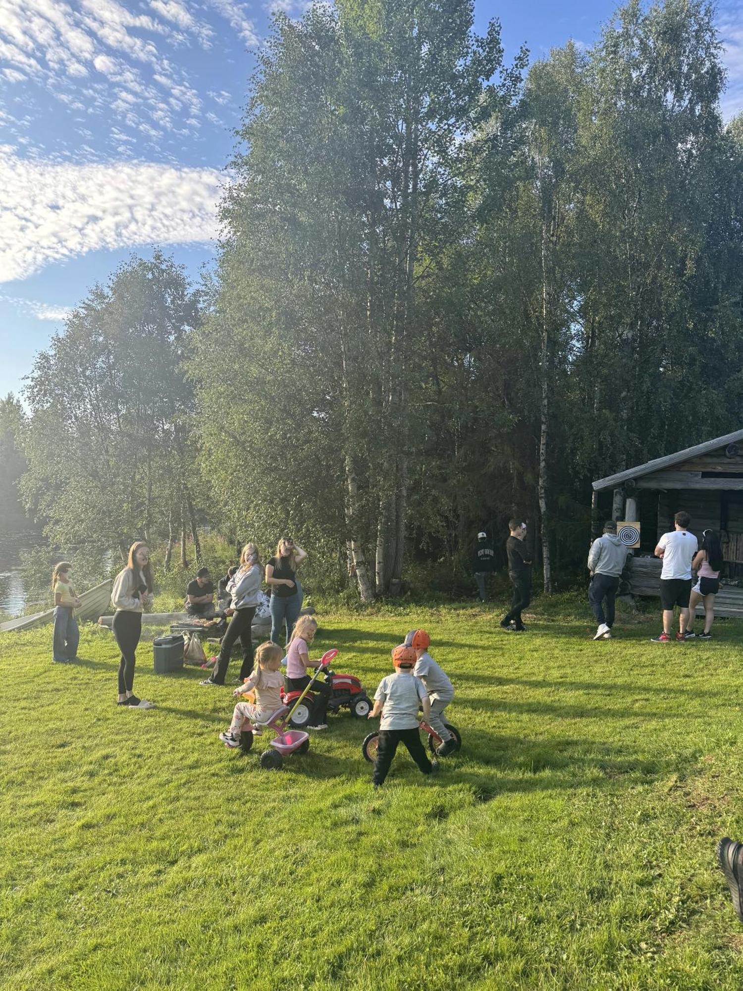 Lapin Villa Hiisi Joen Rannalla Ranua Buitenkant foto